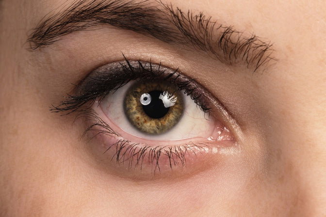 display of a healthy eye, how to keep it healthy in a natural way