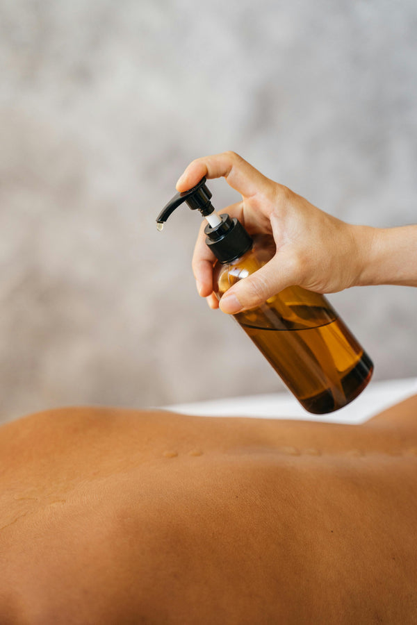 Natural Pain Relief Oil vs Ibuprofen: Pros, Cons & What Works