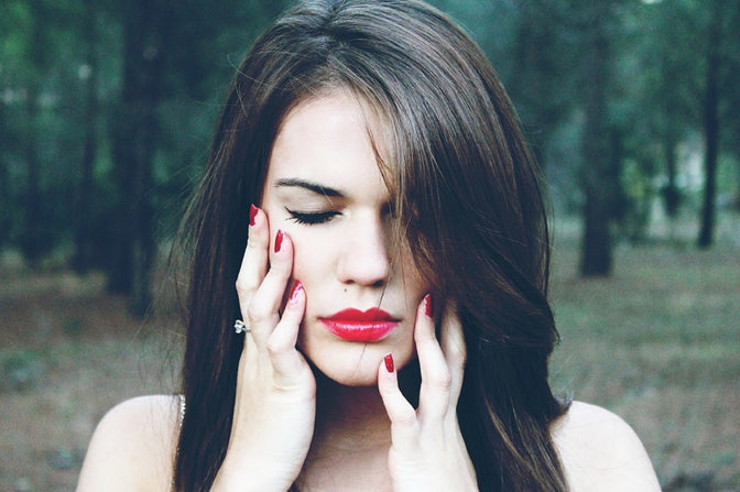 woman with sensitive teeth