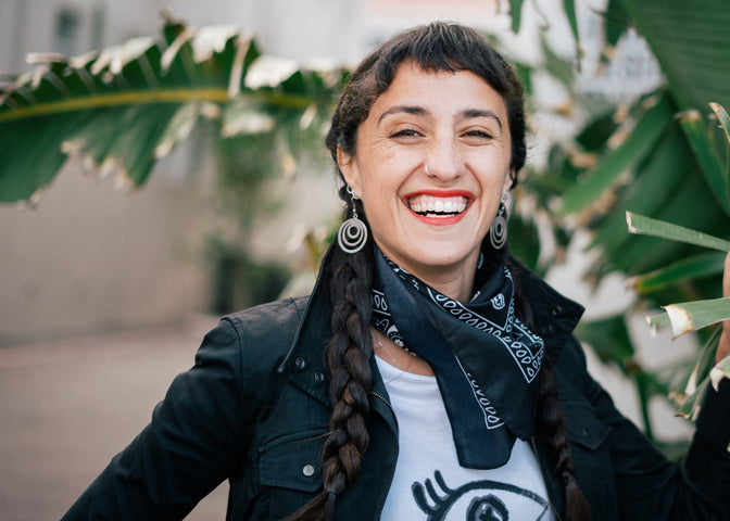 woman smiling weak teeth